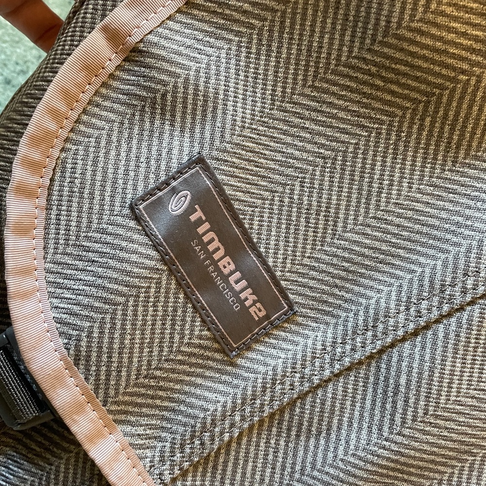Timbuk2 grey herringbone messenger bag. Good used condition.